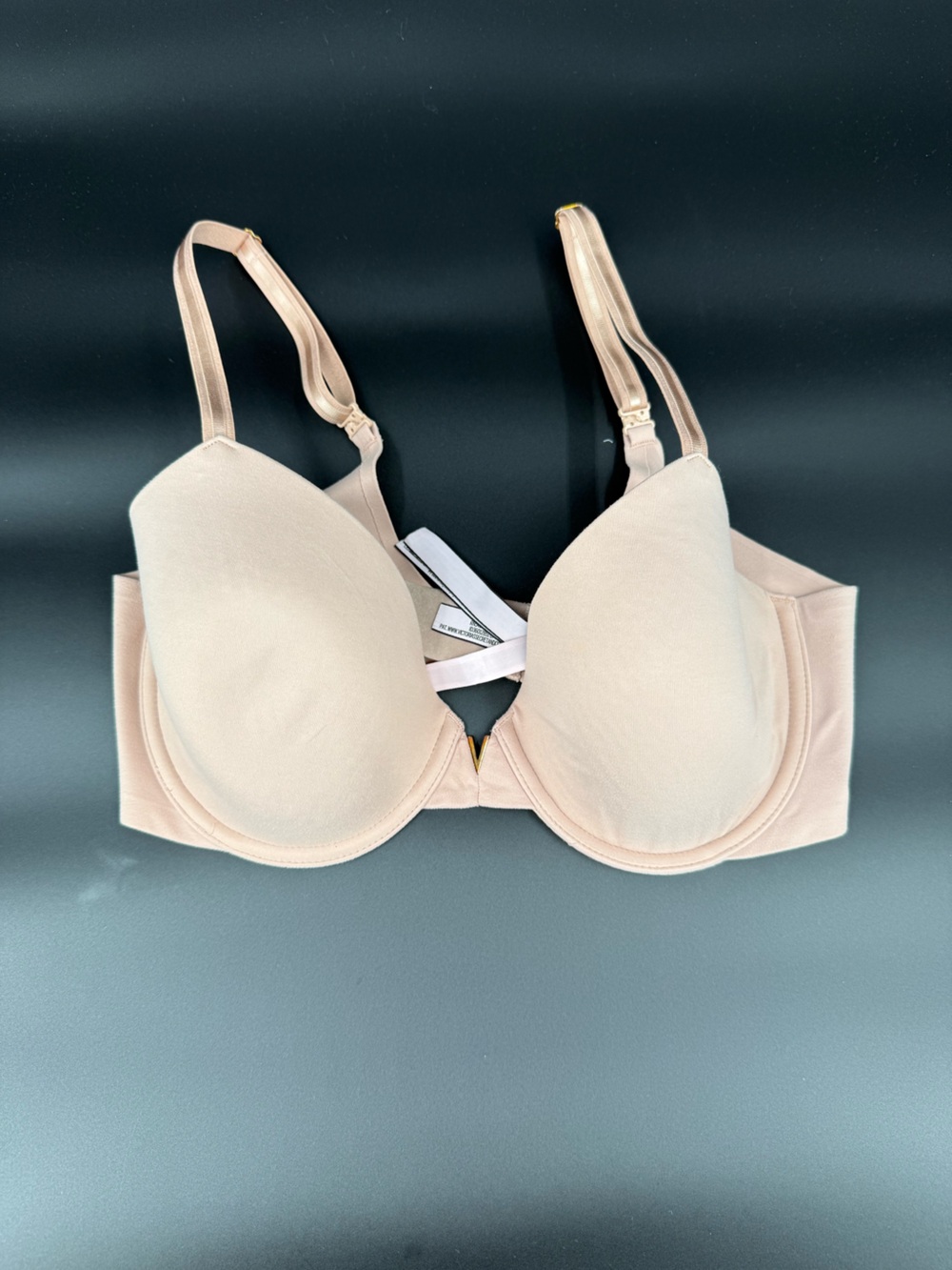 Victoria's Secret 34DD Nude Beige Smooth Lightly Lined Underwire Bra
